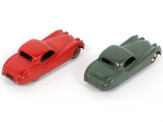 Lot 357 - DINKY TOYS (GB) (2)