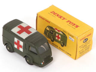Lot 359 - DINKY TOYS (3)
