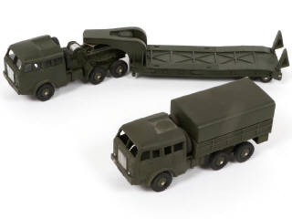Lot 367 - DINKY TOYS (FRANCE) (2)