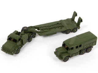 Lot 356 - DINKY TOYS (GB) (2)