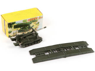 Lot 366 - DINKY TOYS (FRANCE) (2)
