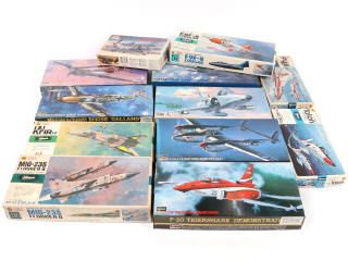 Lot 26 - DIVERS (12)