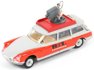 Lot 327 - DINKY TOYS (FRANCE) (1)
