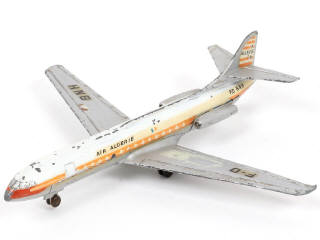 Lot 330 - DINKY TOYS (FRANCE) (1)