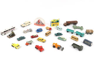 Lot 57 - DIVERS (27)