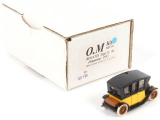 Lot 208 - O.M KIT (FRANCE) (1)