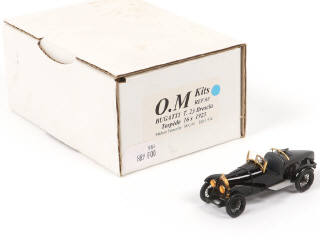 Lot 209 - O.M KIT (FRANCE) (1)