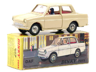 Lot 693 - DINKY TOYS FRANCE (1)