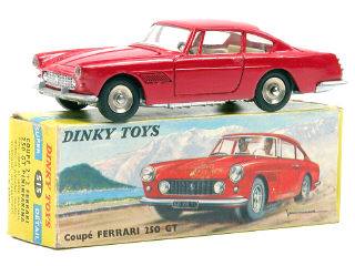 Lot 708 - DINKY TOYS FRANCE (1)
