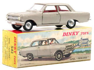 Lot 701 - DINKY TOYS FRANCE (1)