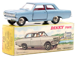 Lot 700 - DINKY TOYS FRANCE (1)