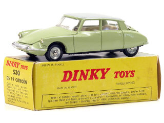 Lot 740 - DINKY TOYS FRANCE (1)