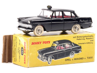 Lot 680 - DINKY TOYS FRANCE (1)