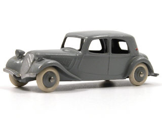Lot 630 - DINKY TOYS (FRANCE) (1)