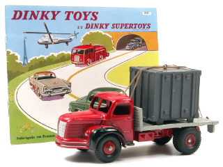 Lot 843 - DINKY TOYS (FRANCE) (2)