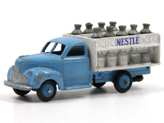 Lot 790 - DINKY TOYS FRANCE (1)