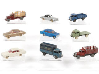 Lot 283 - DINKY TOYS (9)