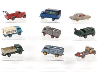 Lot 284 - DINKY TOYS (9)