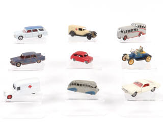 Lot 286 - DINKY TOYS (9)
