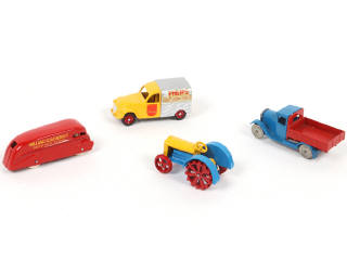 Lot 40 - DIVERS (4)