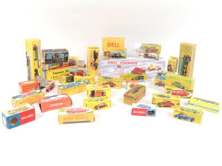 Lot 64 - DIVERS (37)