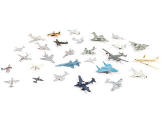 Lot 63 - DIVERS (28)