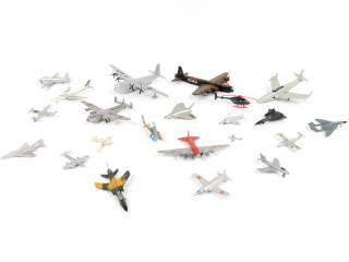 Lot 60 - DIVERS (22)