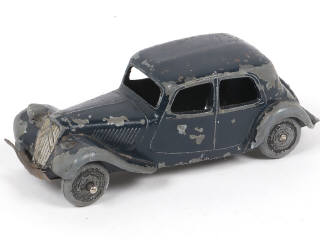 Lot 237 - DINKY TOYS (FRANCE) (1)