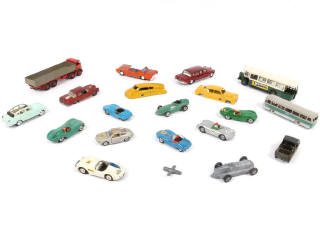 Lot 70 - DIVERS (19)