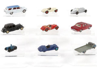 Lot 291 - DINKY TOYS (9)