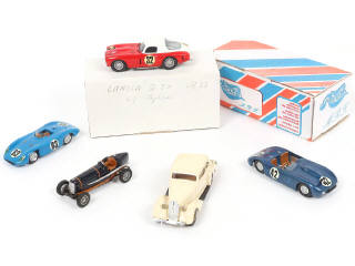 Lot 45 - DIVERS (5)