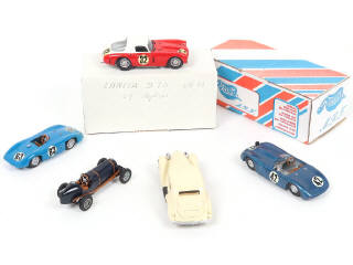 Lot 45 - DIVERS (5)