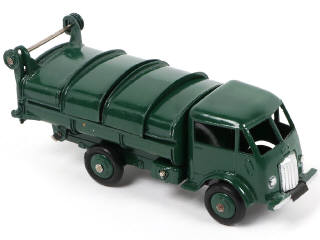 Lot 299 - DINKY TOYS (FRANCE) (1)