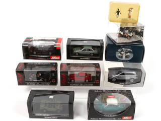 Lot 52 - DIVERS (8)