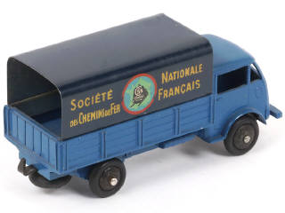 Lot 354 - DINKY TOYS (FRANCE) (1)