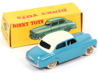 Lot 328 - DINKY TOYS (FRANCE) (1)