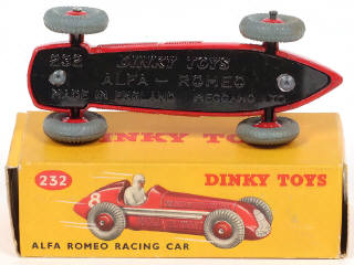 Lot 391 - DINKY TOYS (GB) (1)