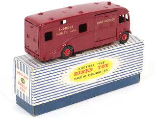 Lot 413 - DINKY TOYS (GB) (1)