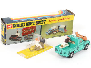 Lot 221 - CORGI TOYS (GB) (1)
