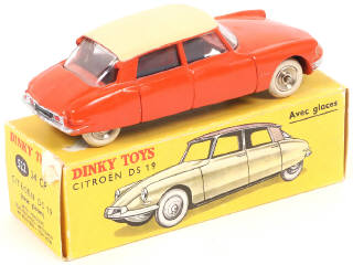 Lot 318 - DINKY TOYS (FRANCE) (1)