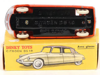 Lot 318 - DINKY TOYS (FRANCE) (1)