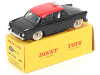Lot 335 - DINKY TOYS (FRANCE) (1)
