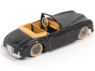 Lot 307 - DINKY TOYS (FRANCE) (1)