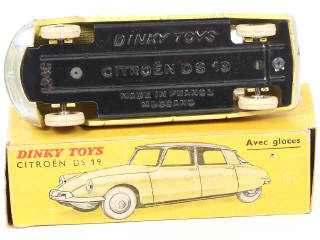 Lot 320 - DINKY TOYS (FRANCE) (1)