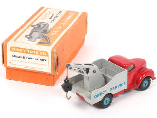 Lot 405 - DINKY TOYS (GB) (1)