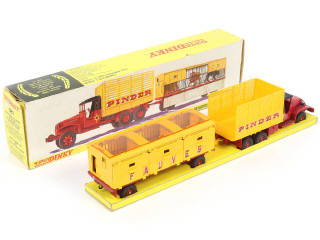 Lot 373 - DINKY TOYS (FRANCE) (1)