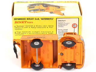 Lot 366 - DINKY TOYS (FRANCE) (1)