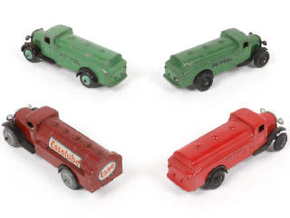 Lot 194 - DINKY TOYS (4)