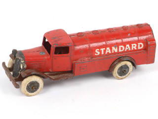 Lot 206 - DINKY TOYS (FRANCE) (1)