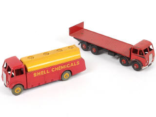 Lot 173 - DINKY TOYS (GB) (2)